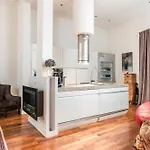 Апартаменты Luxury Typical Parisian Flat - 6 Guests - 5 Min From Louvre