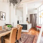 Апартаменты Luxury Typical Parisian Flat - 6 Guests - 5 Min From Louvre *