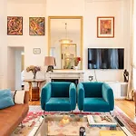 Luxury Typical Parisian Flat - 6 Guests - 5 Min From Louvre Апартаменты Париж