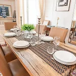 Апартаменты Luxury Typical Parisian Flat - 6 Guests - 5 Min From Louvre *