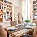 Luxury Typical Parisian Flat - 6 Guests - 5 Min From Louvre Апартаменты Париж