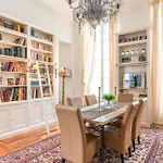 Luxury Typical Parisian Flat - 6 Guests - 5 Min From Louvre Апартаменты Париж