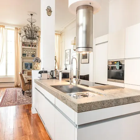 Luxury Typical Parisian Flat - 5 Min From Louvre