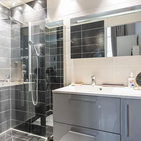 Daire Luxury Typical Parisian Flat - 5 Min From Louvre Paris
