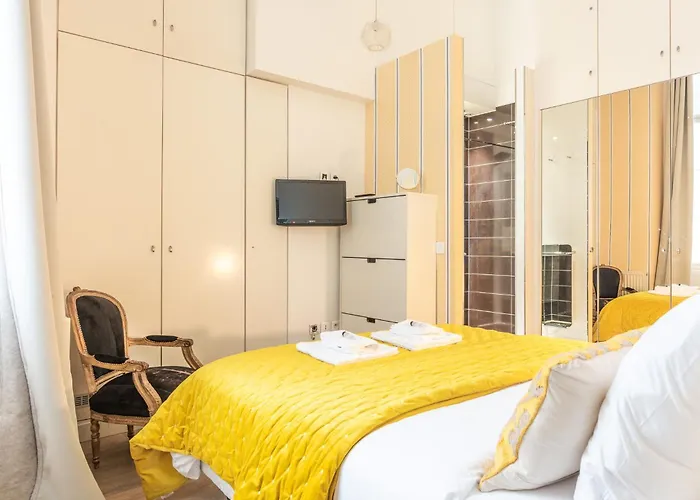 Luxury Typical Parisian Flat - 6 Guests - 5 Min From Louvre Apartment