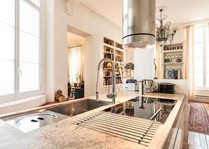 Апартаменты Luxury Typical Parisian Flat - 6 Guests - 5 Min From Louvre