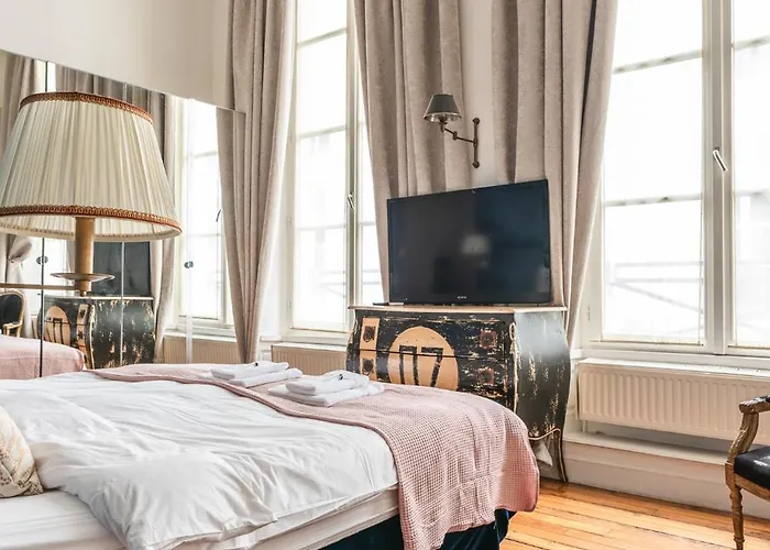 Luxury Typical Parisian Flat - 6 Guests - 5 Min From Louvre شقة