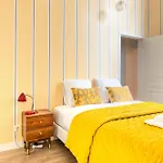 شقة Luxury Typical Parisian Flat - 6 Guests - 5 Min From Louvre باريس